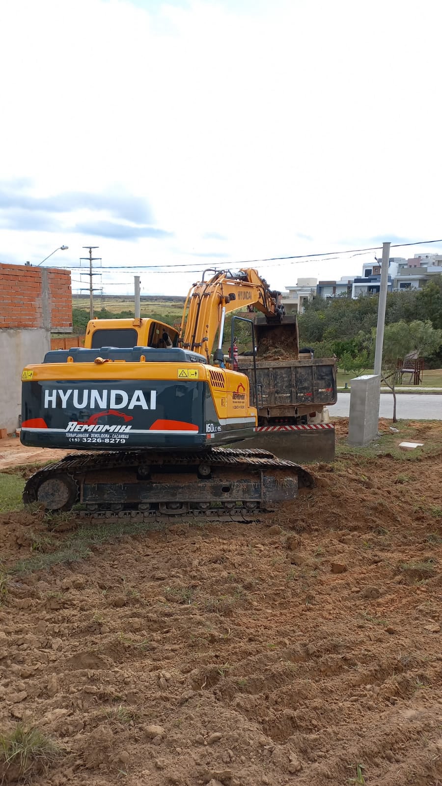 fotos relacionadas aos serviços prestados e oferecidos pela empresa de terraplenagem na regiao de sorocaba